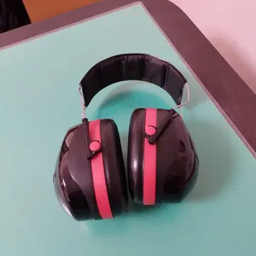 3M Peltor Optime III 블랙/핑크 [학습에 완벽한 차음]