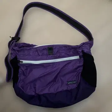 Patagonia 라이트웨이트 트래블 쿠리에 나일론 퍼플