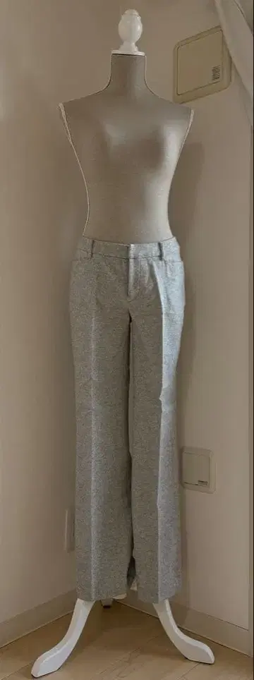 [ 새상품급 프로포션 ] 그레이 슬랙스 스트레이트 레그