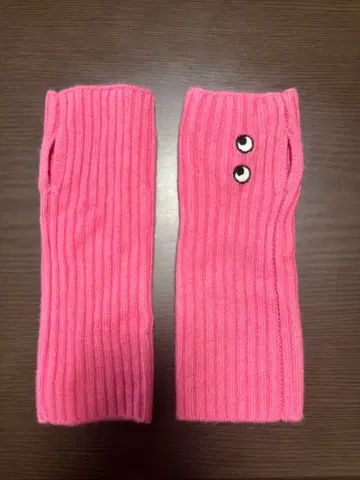 새상품급 UNIQLO 안야 힌드마치 암워머 캐시미어 핑크