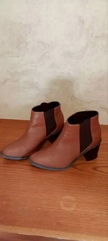 브라운 사이드 고어 부츠 중간 힐