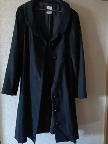 블랙 버튼 원피스 코트 A라인