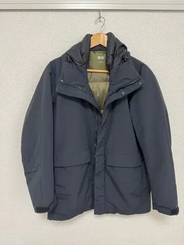 유니클로 블랙 후드 부착 하이브리드 다운 자켓