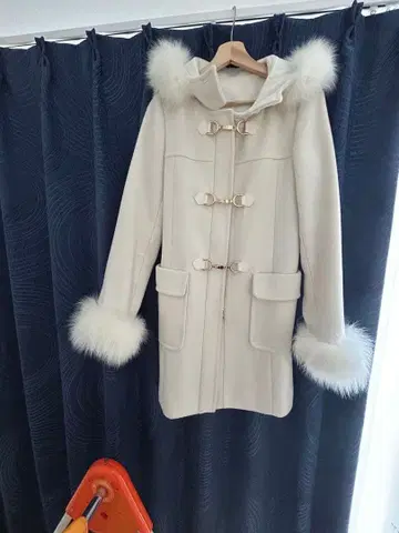 세실 맥비 코트 SALE!!