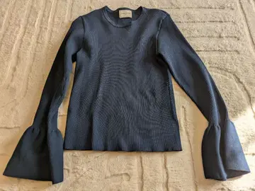 유나이티드 애로우즈 플레어 슬리브 상의