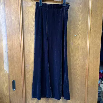 다크 네이비 벨로아 플레어 스커트 레트로입니다