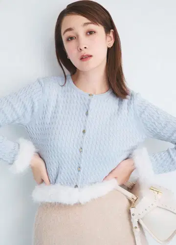 CELFORD 실크 캐시미어 혼방 퍼 트리밍 가디건