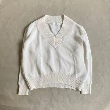 GALLARDAGALANTE 개럴개런트 V넥 리브 니트 화이트