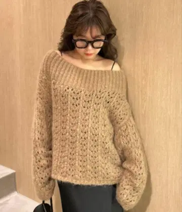 프레이 아이디 FRAY I.D 모헤어 오프숄더 풀오버 니트