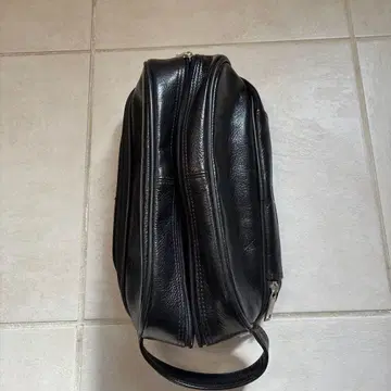 블랙 가죽 백 심플한 디자인