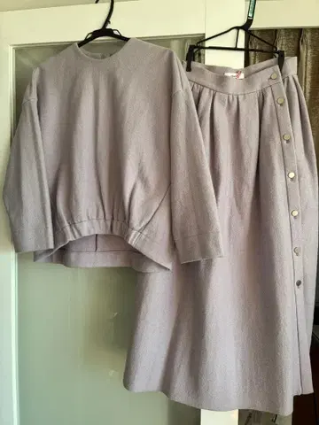 에부르 ebure 셋업 울 스커트 상의