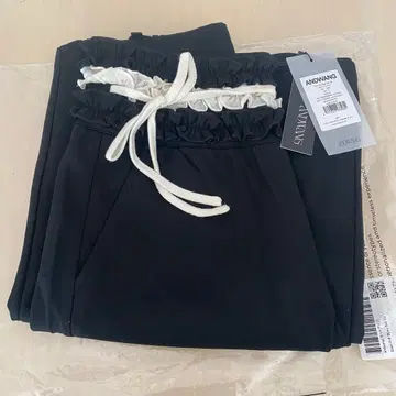 andwang Glam Frill Bijou Set Up 블랙