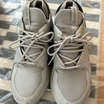 리복 그레이 스니커즈 30 사이즈