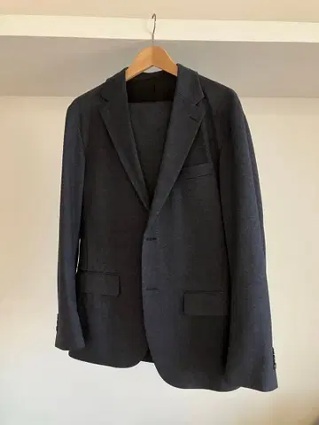 UNITED ARROWS 다크 그레이 캐주얼 수트