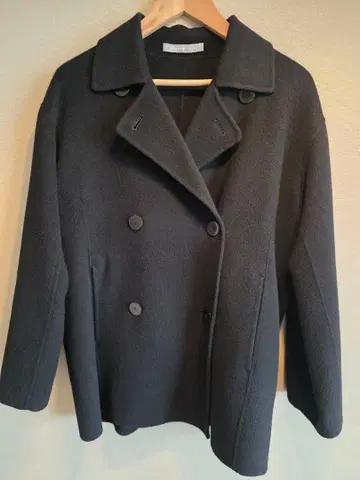 띠어리 럭스 숏코트 36 사이즈