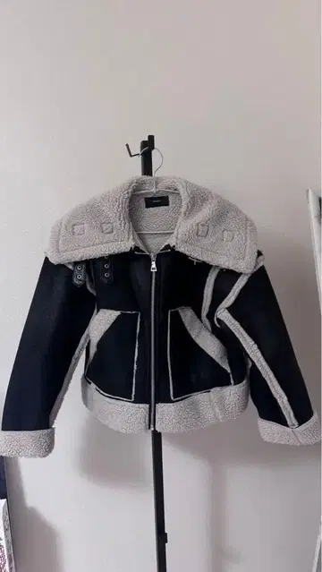 EMODA 무스탕 코트 블랙/그레이