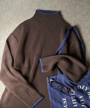 프릭스스토어 배색 라인 리브 니트