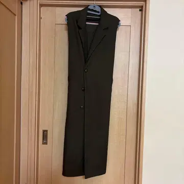 다크 카키 슬리브리스 베스트 야마다야 Aga