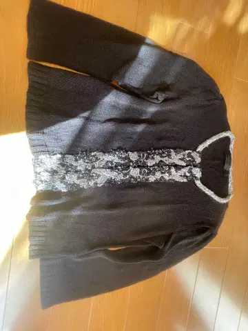 새상품급 사토 섬유 Bois de Boulogne 비즈 장식 긴팔 가디건