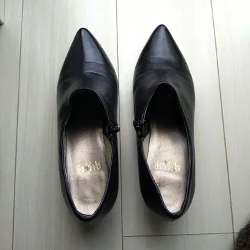 블랙 스틸레토 부티