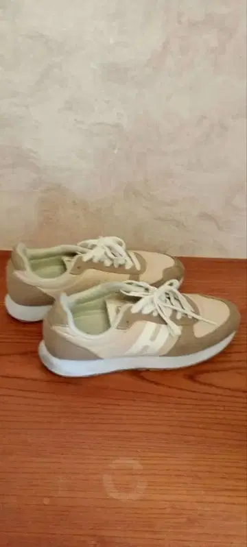 HAWKINS 캐주얼 베이지 스니커즈