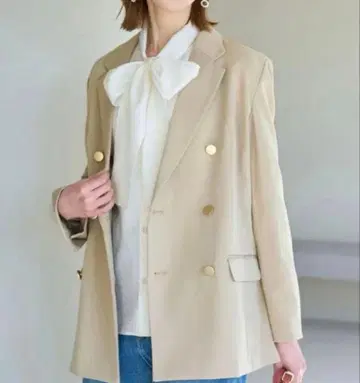 새상품급 로페피크닉 금장 버튼 테일러드 자켓 더블 브레스트 베이지 38