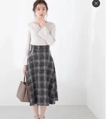 [컨디션 최상] 포켓 펄 트위드 스커트 프로포션 바디 드레싱