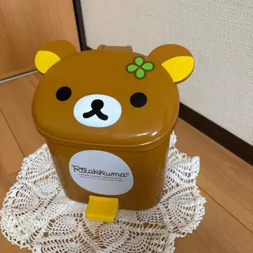 레어 새상품급 리락쿠마 페달식 더스트박스 쓰레기통