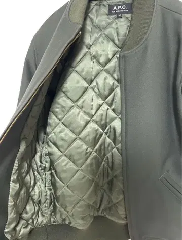 [ 새상품급 ] A.P.C. MA-1 블루종 충전솜 카키 34