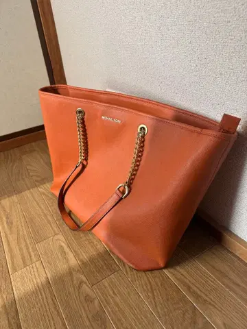 MICHAEL KORS 오렌지 토트백