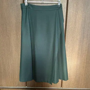 23구 온워드 플레어 스커트 사이즈 38 그린 포멀 새상품급