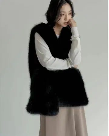 [ 새상품급 ] 리디! 블랙 퍼 슬리브리스 베스트