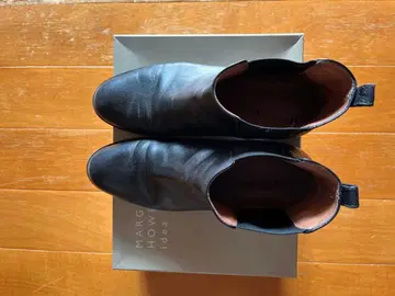 MARGARET HOWELL 블랙 첼시 부츠