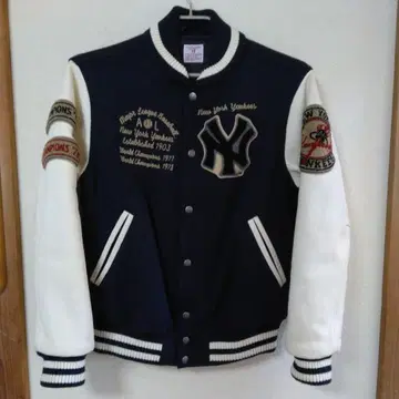유니클로 New York Yankees 바시티 자켓 네이비/화이트