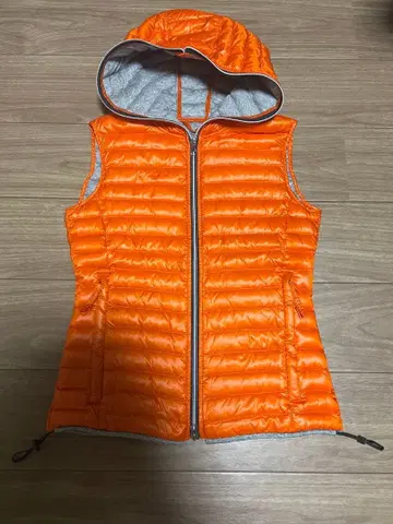 듀베티카 다운 후드 부착 베스트 수납 봉투 포함 FILIRA