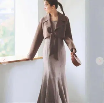 새상품급 릴리안 캐럿 숏 기장 자켓