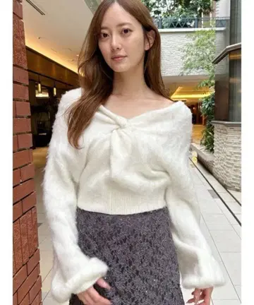 [ 미사용 새상품 택 포함 ] 셀포드 CELFORD 트위스트 니트 풀오버