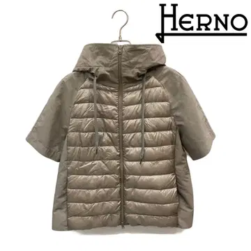 새상품급 HERNO 헬레노 반팔 다운 베스트 이소재 절개 베이지 42