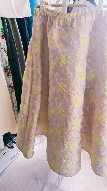 로지몬스터 볼륨 스커트