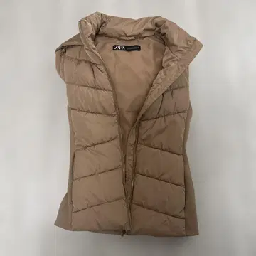 베이지 후드 부착 퀼팅 다운 베스트