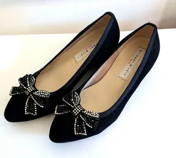 브리짓 버킨 WALK 블랙 리본 포함 펌프스 23.5 새상품급