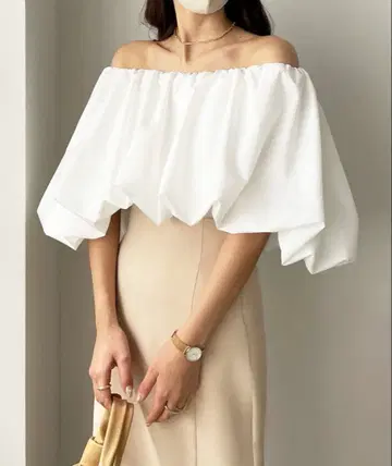[ 미사용 새상품 ] 루엘레 볼륨 오프숄더 블라우스/화이트/M