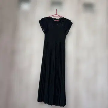 블랙 레이스 프릴 소매 원피스