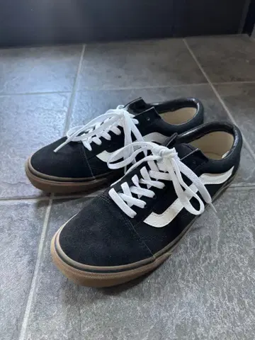 [새상품급] Vans 올드스쿨 블랙 25.5cm