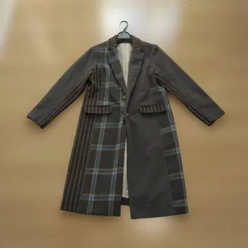 돌업 우프스 코트