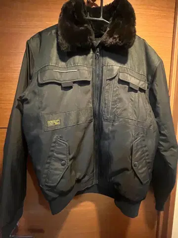 XEBEC 블랙 퍼 자켓