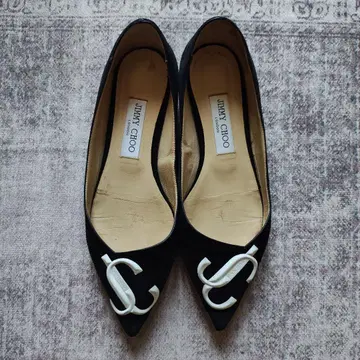 JIMMY CHOO 블랙 플랫슈즈