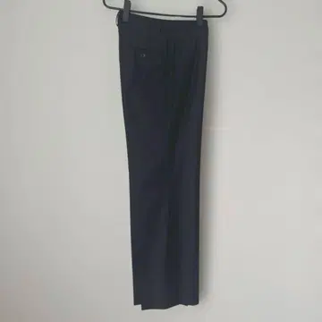 네이비 슬랙스 백 포켓 부착