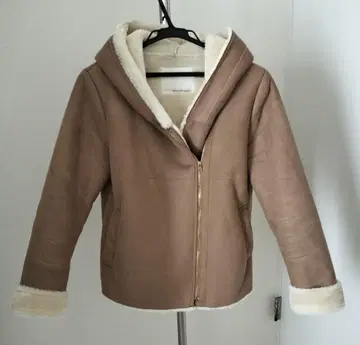 INTERPLANET 후드 부착 브라운 무스탕 코트