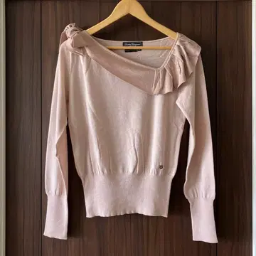 페라가모 오프숄더 프릴 리본 니트 핑크 세탁 택 없음